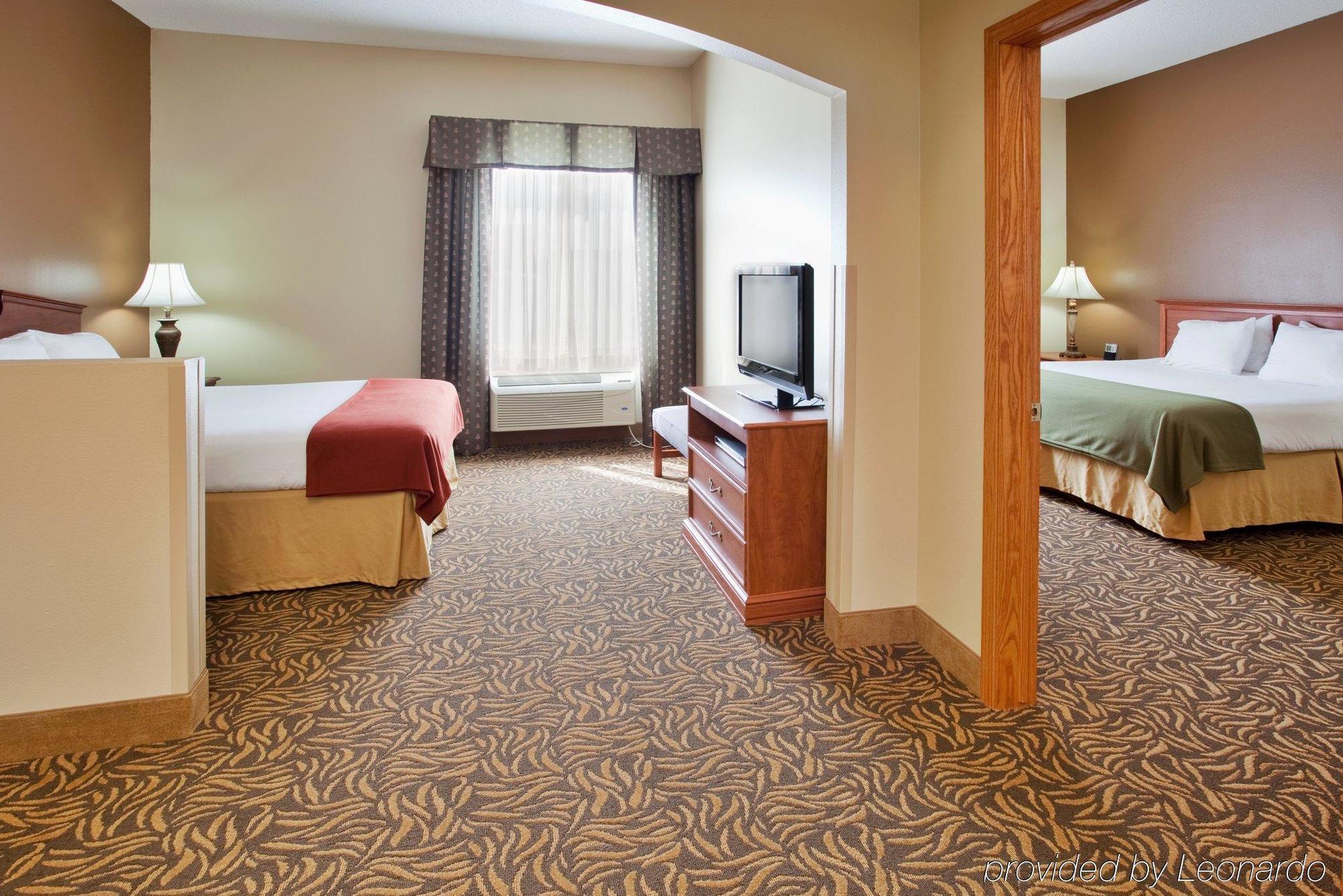 Holiday Inn Express Hotel & Suites Columbus By Ihg Kültér fotó
